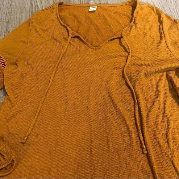 Old navy mustard gold cut out sleeve blouse small - Picture 3 of 7